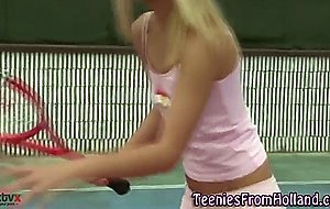 Tennis teenager rubs box