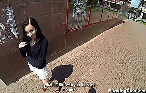 Out-of-town gal fucked outside