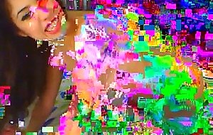 Super seductive latina fucks herself good on livec