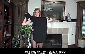 American Milf Strips Off And Plays HER SNAPCHAT BAMBI18XX
