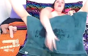 Chunky deepthroat queen swallows a toy and gagging