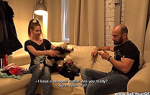 Slim ballerina's pussy is exchanged for a new phone 