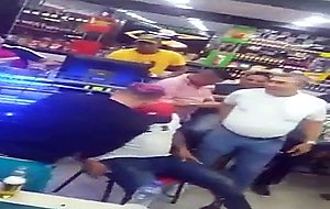 Morra bien buena haciendo un striper