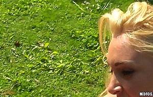 Blonde sweetie victoria summers takes a intense drilling outside