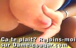 Les seins d'une cougar