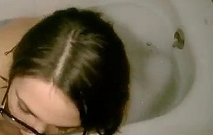 Girlfriend gets anal fucked in bath tub