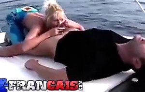 Partie de baise sur un bateau