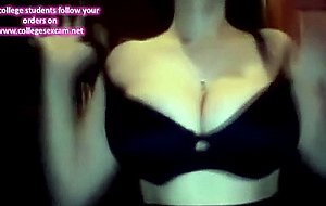 Busty girls reveals her boobs