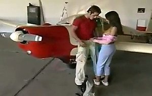 Etudiante pilote baise avec son intructeur