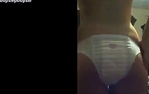 Sexy diapered bum 