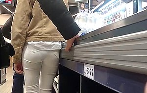 Bitches are shopping 