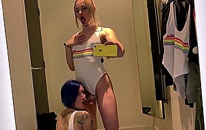 Sucked off a translady in a dress room