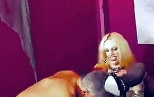 Blowjob at the night club