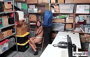 Latina with nice ass used by a cop because of felony