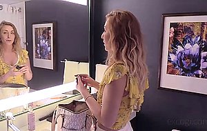 Beautiful Eyed Amateur Blonde Chick has Perfect Ass