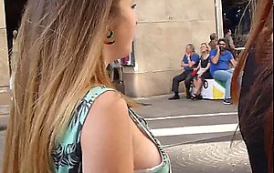 Candid wobbling side boobs