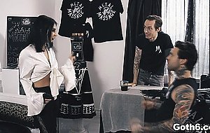 Owen uses his tongue and dick to satisfy Karlee