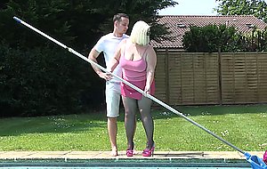 Laceystarr - the poolboy intense at work