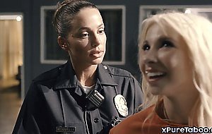 WOW This lesbian hardcore sex is really kicking ass