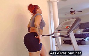 Scarl3tt3 on the treadmill
