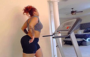 Scarl3tt3 on the treadmill