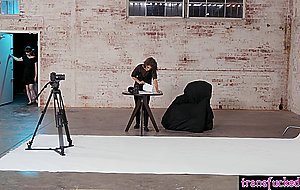Photographer squirts when her shemale model fucks her