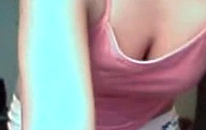 Hot teen flashes tits and pussy on webcam