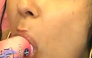 Brunette camwhore takes it in all holes