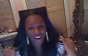 Ebony Tgirl shows her ass on webcam