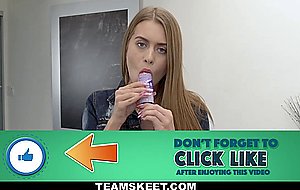 Hot Chick Gets Cooled Down With Dick