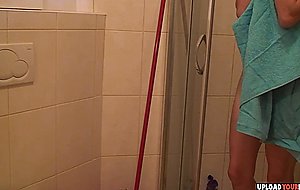 Amateur girlfriend fingers herself while taking a shower
