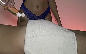 Hot gf gives a relaxing massage that ends with a creamp