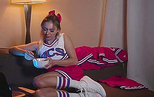 Big tits cheerleader pussy licked and toyed by small tits gf