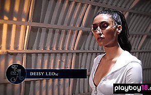 Tall and slim latina Deisy Leon teasing in sexy white boots