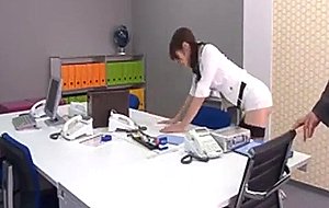 Office hot maki's boss takes out vibrators and tunes