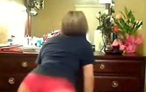 Hot teen shaking her sweet round ass