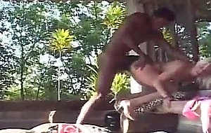 Milf russe de 35 ans se tape un jeune black