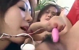 Japanese babes pussy licking
