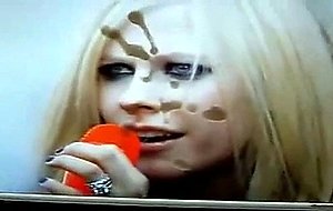 cumming on avril lavignes face again