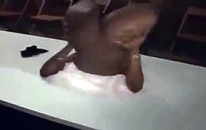Amateur ebony babe likes rubbing her cunt on stage