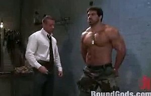 Military officer Tyler Saint ties up and fucks bodybuilder soldier ...