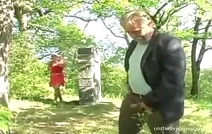 Old guy fucking a young girl