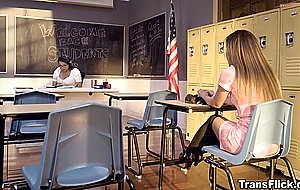 Teacher Jessy Dubai taste all her sudents pussy