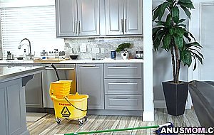 Sexy Stepmom Abby Somers Ass for Reward