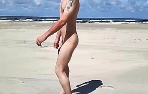 Exhibtionist jerking at the beach