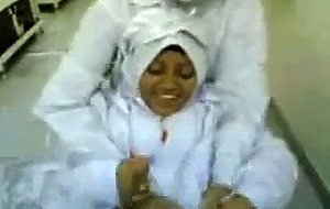 malay- minah tudung hijab tayang tetek dan pepek