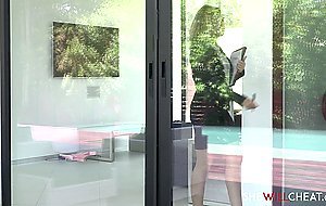 wifey makes huuge deal