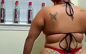 Amazing round booty girl in bikini twerking