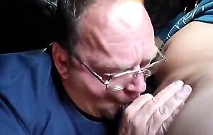 LKW Fahrer wird geblasen