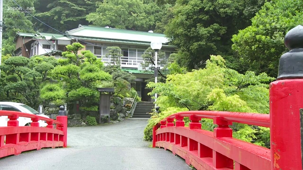 Ssni-703 slow secret sex in bed with my bosss big titted wife yua yua  mikami HD porn - SEXTVX.COM